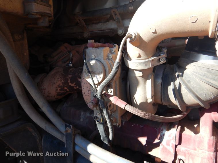 image for item DF0030 2014 Mack CHU613  semi truck