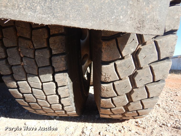 image for item DF0030 2014 Mack CHU613  semi truck