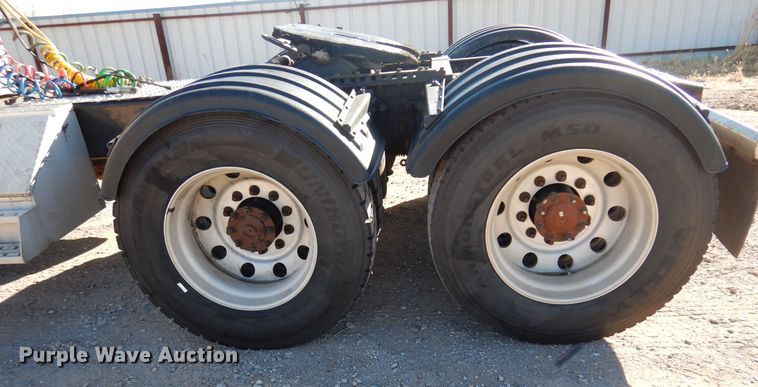 image for item DF0030 2014 Mack CHU613  semi truck