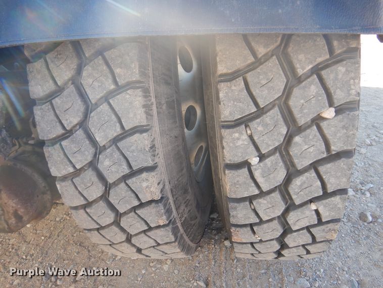 image for item DF0030 2014 Mack CHU613  semi truck