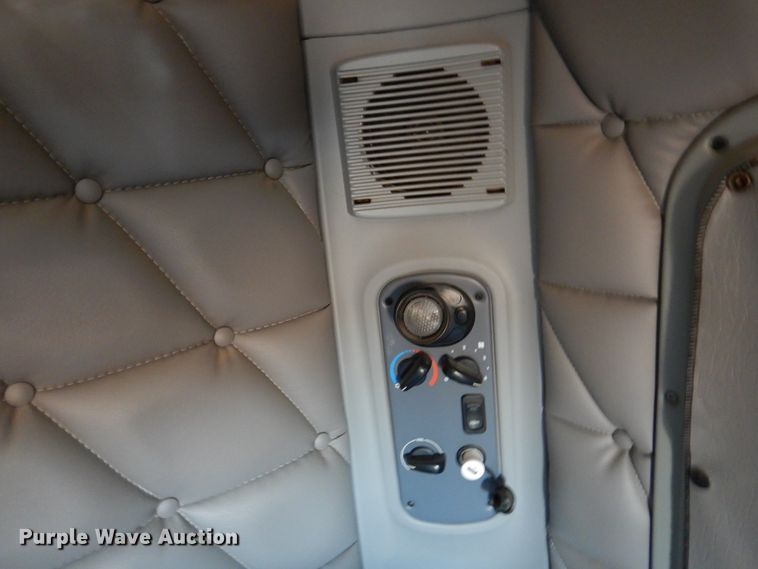 image for item DF0103 2005 Freightliner Columbia 120  semi truck