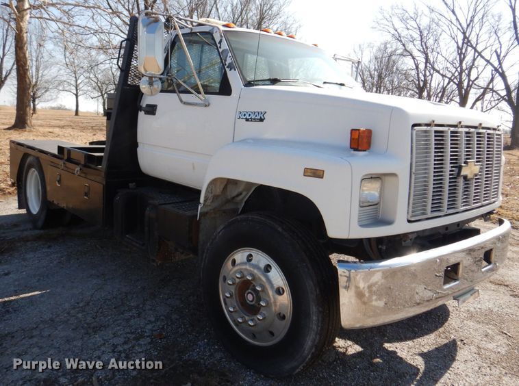 image for item DH8196 1992 Chevrolet Kodiak C6500  flatbed truck