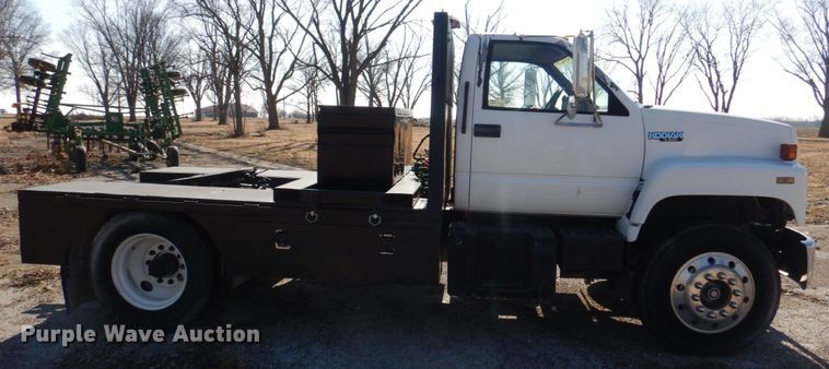 image for item DH8196 1992 Chevrolet Kodiak C6500  flatbed truck