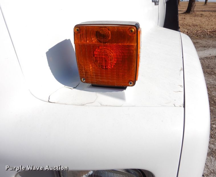 image for item DH8196 1992 Chevrolet Kodiak C6500  flatbed truck