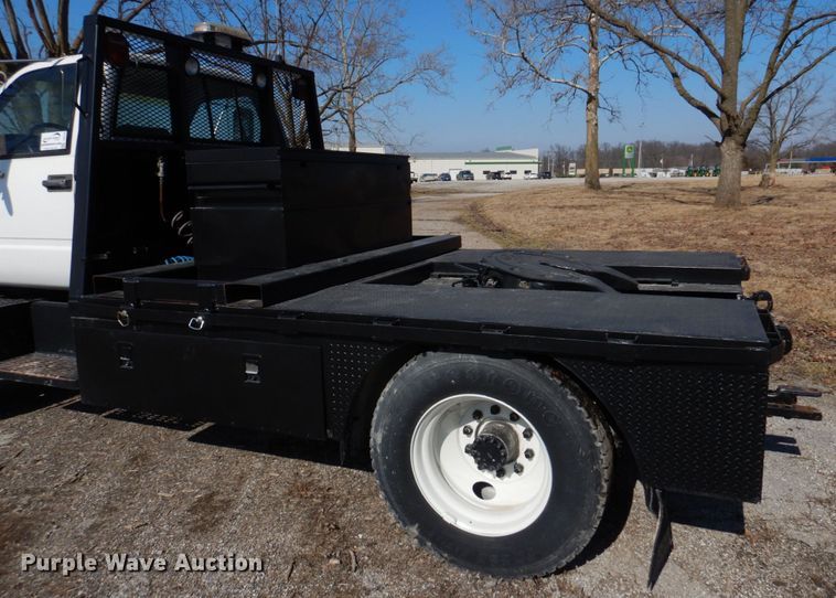 image for item DH8196 1992 Chevrolet Kodiak C6500  flatbed truck