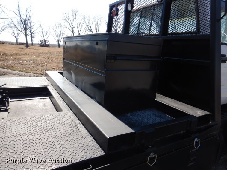 image for item DH8196 1992 Chevrolet Kodiak C6500  flatbed truck