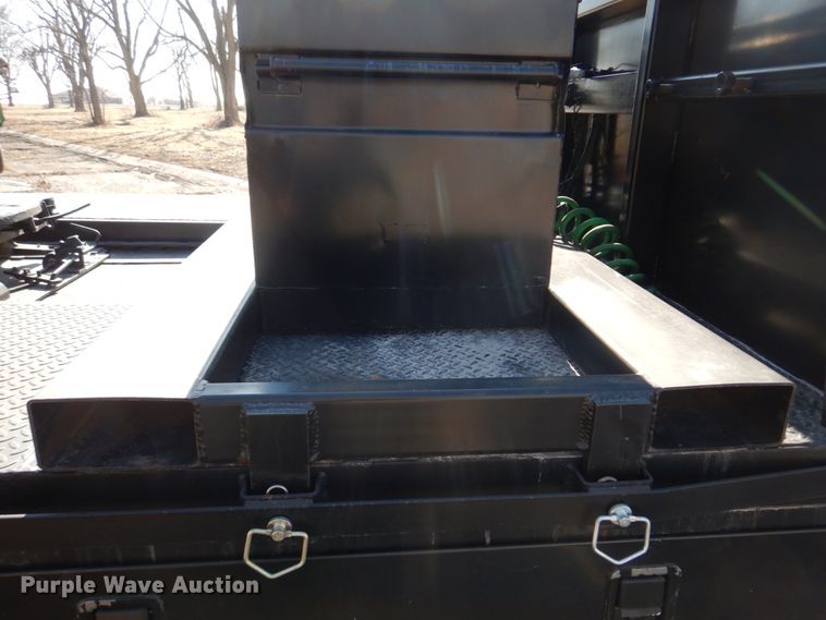 image for item DH8196 1992 Chevrolet Kodiak C6500  flatbed truck