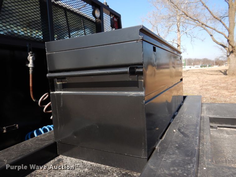 image for item DH8196 1992 Chevrolet Kodiak C6500  flatbed truck