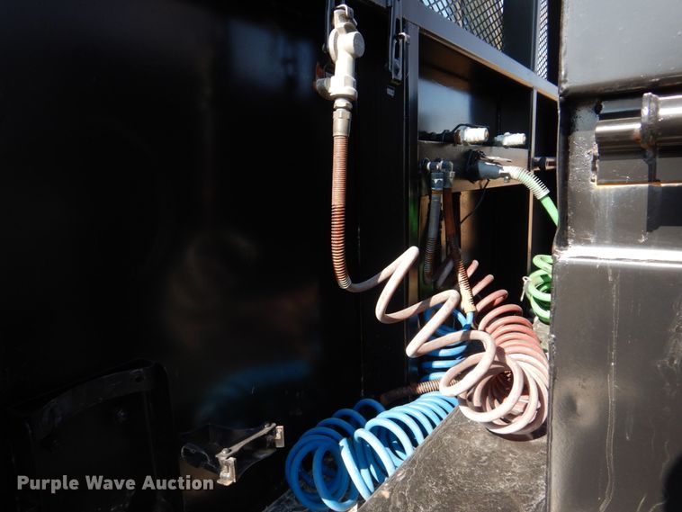 image for item DH8196 1992 Chevrolet Kodiak C6500  flatbed truck