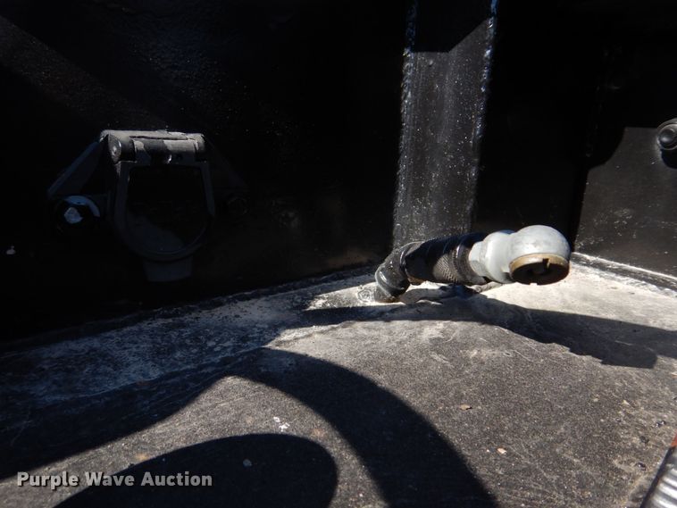 image for item DH8196 1992 Chevrolet Kodiak C6500  flatbed truck