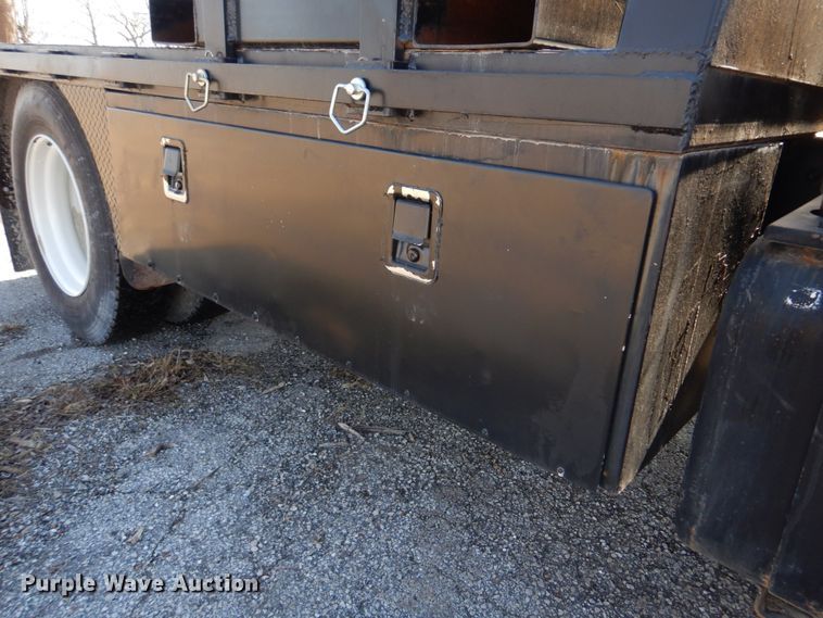 image for item DH8196 1992 Chevrolet Kodiak C6500  flatbed truck