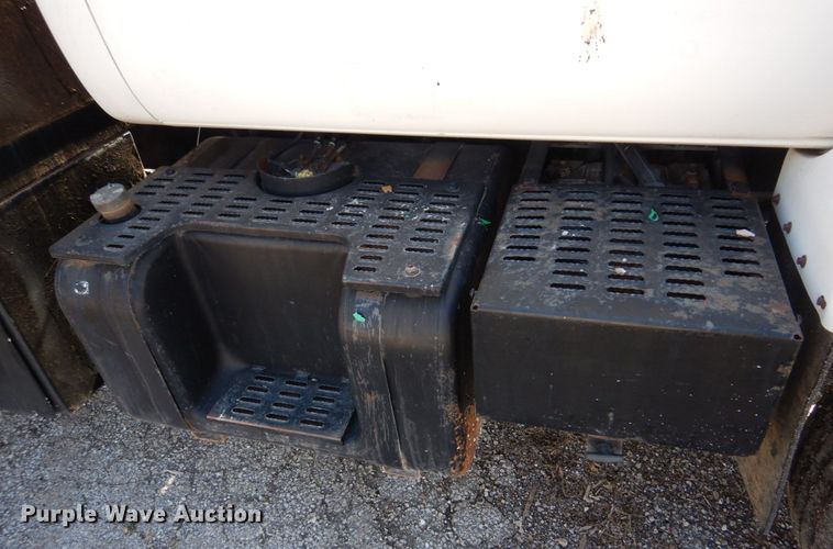 image for item DH8196 1992 Chevrolet Kodiak C6500  flatbed truck