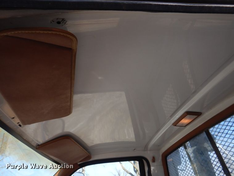 image for item DH8196 1992 Chevrolet Kodiak C6500  flatbed truck