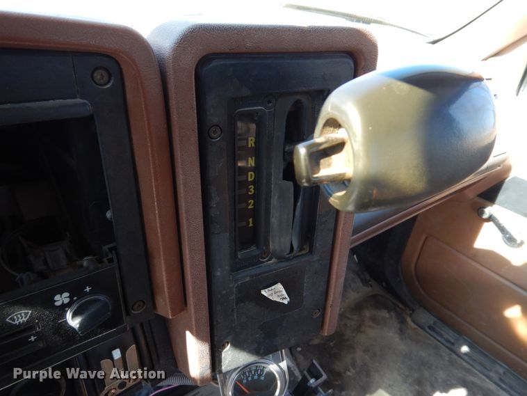 image for item DH8196 1992 Chevrolet Kodiak C6500  flatbed truck