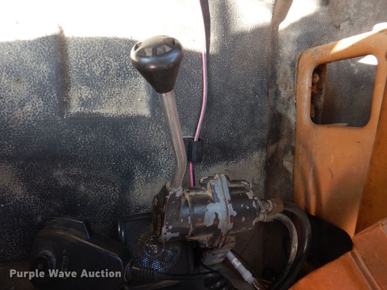 image for item DH8196 1992 Chevrolet Kodiak C6500  flatbed truck