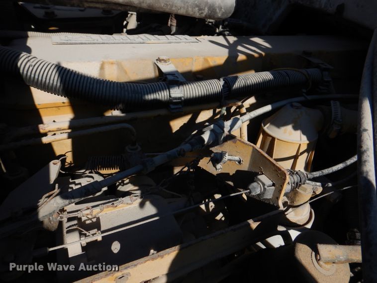 image for item DH8196 1992 Chevrolet Kodiak C6500  flatbed truck