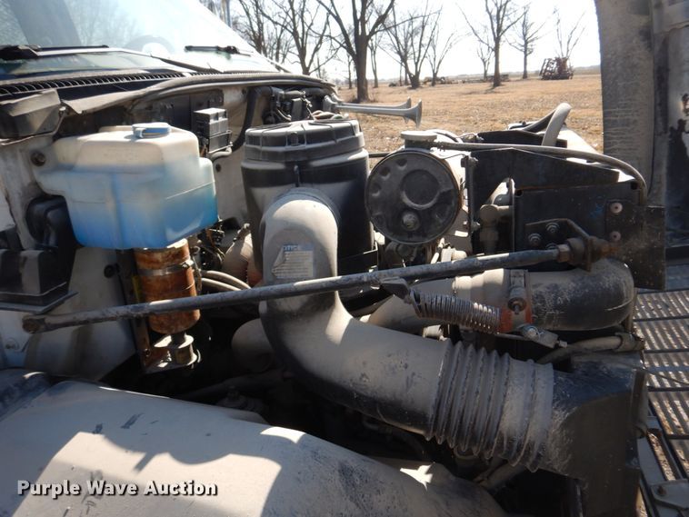 image for item DH8196 1992 Chevrolet Kodiak C6500  flatbed truck