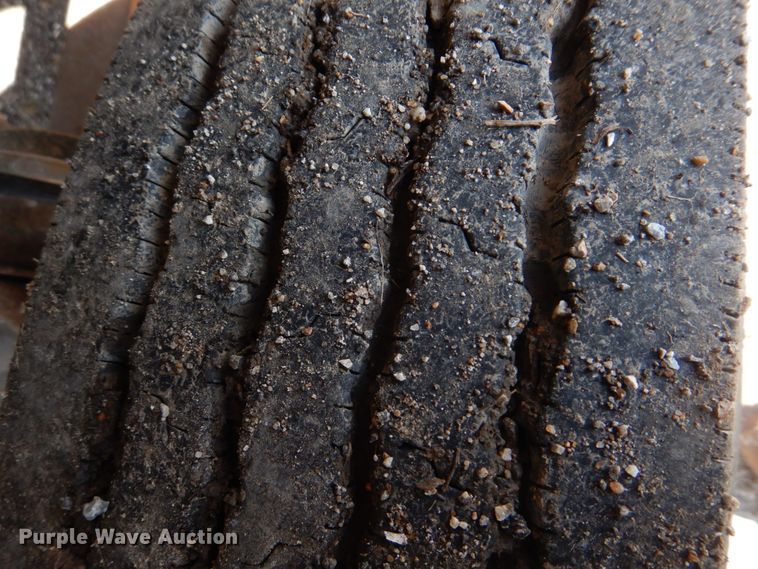 image for item DH8196 1992 Chevrolet Kodiak C6500  flatbed truck