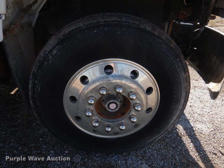 image for item DH8196 1992 Chevrolet Kodiak C6500  flatbed truck