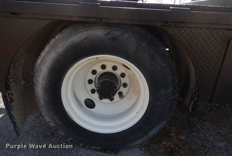 image for item DH8196 1992 Chevrolet Kodiak C6500  flatbed truck