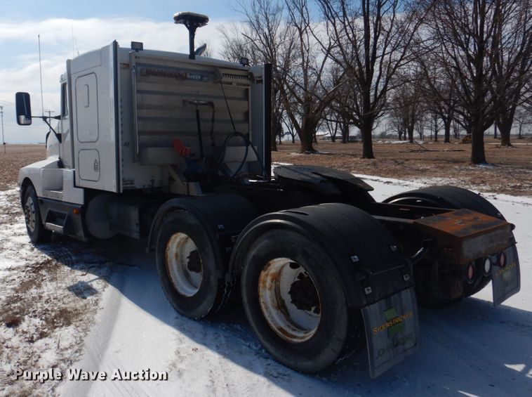 image for item DH8197 1990 Kenworth T600  semi truck