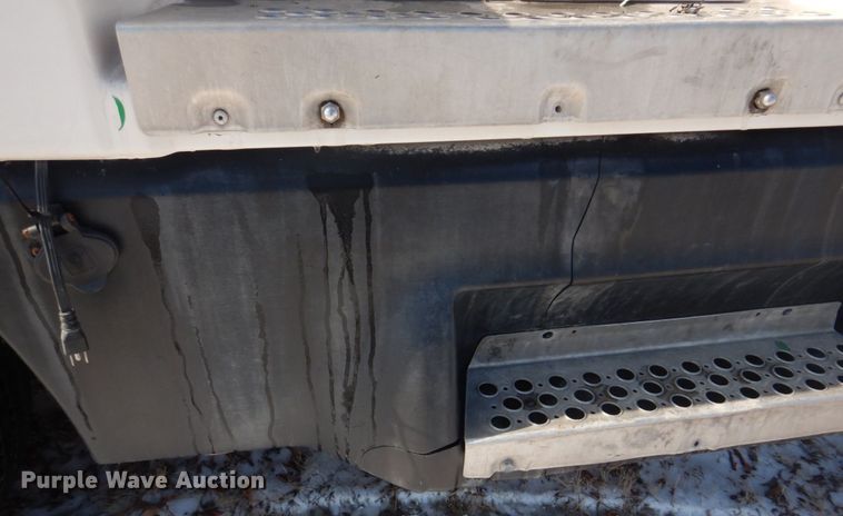 image for item DH8197 1990 Kenworth T600  semi truck