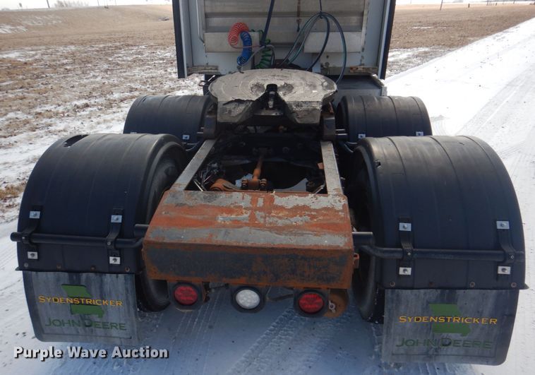 image for item DH8197 1990 Kenworth T600  semi truck