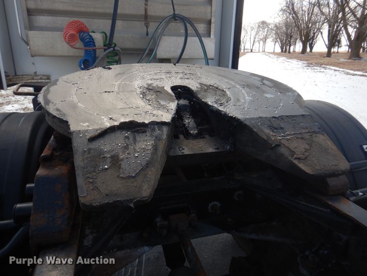 image for item DH8197 1990 Kenworth T600  semi truck