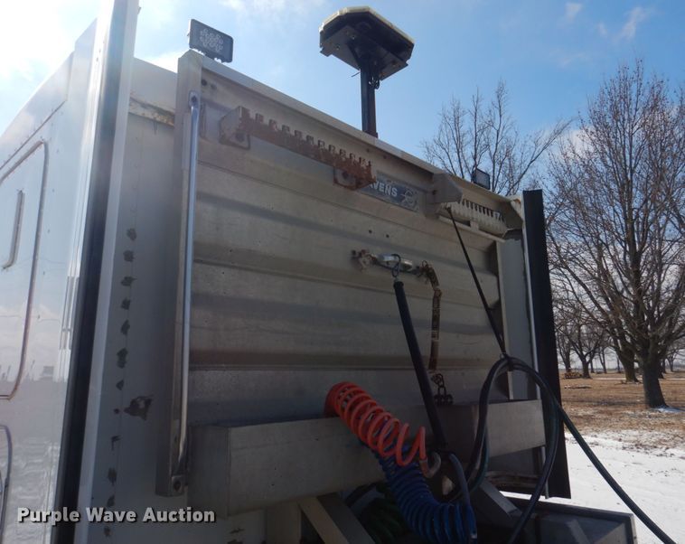 image for item DH8197 1990 Kenworth T600  semi truck