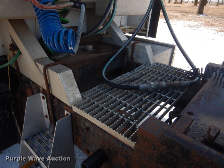 image for item DH8197 1990 Kenworth T600  semi truck