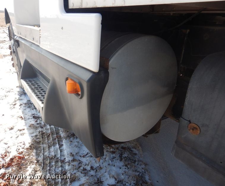 image for item DH8197 1990 Kenworth T600  semi truck