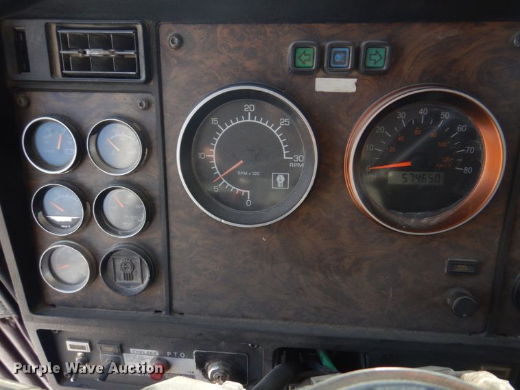 image for item DH8197 1990 Kenworth T600  semi truck