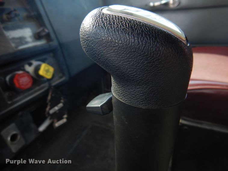 image for item DH8197 1990 Kenworth T600  semi truck