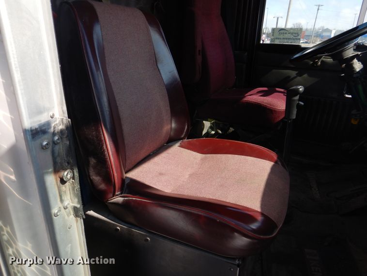 image for item DH8197 1990 Kenworth T600  semi truck