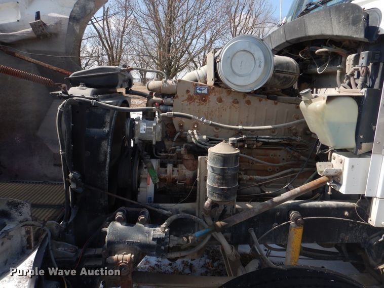 image for item DH8197 1990 Kenworth T600  semi truck