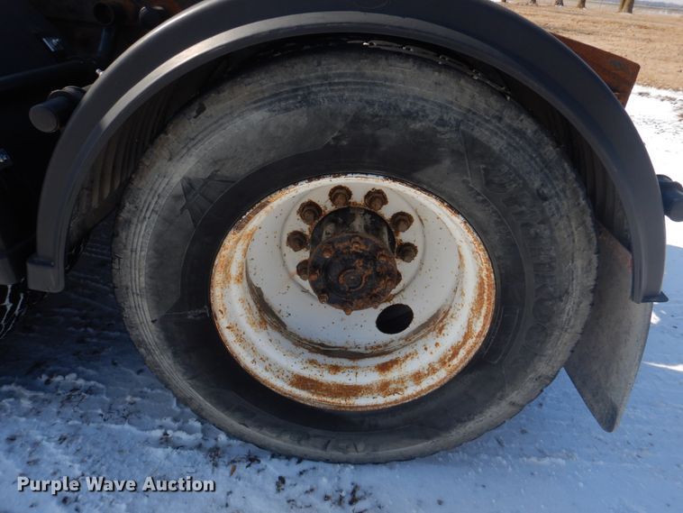 image for item DH8197 1990 Kenworth T600  semi truck