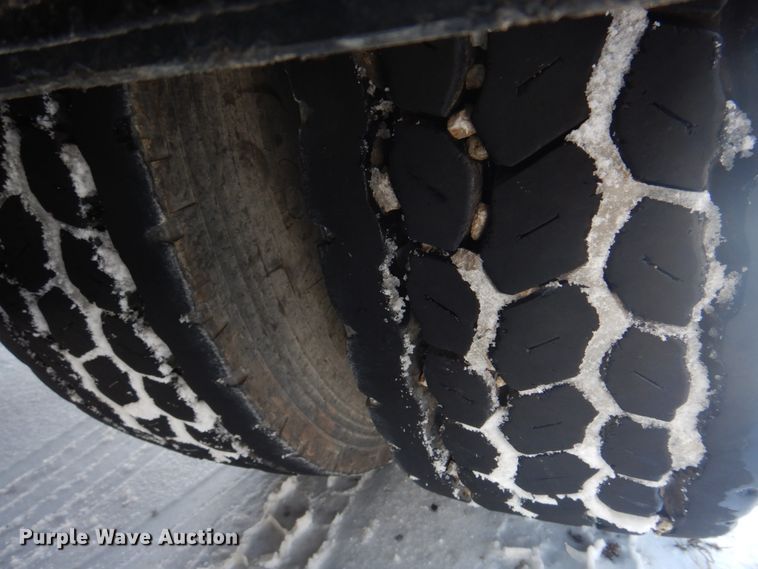 image for item DH8197 1990 Kenworth T600  semi truck