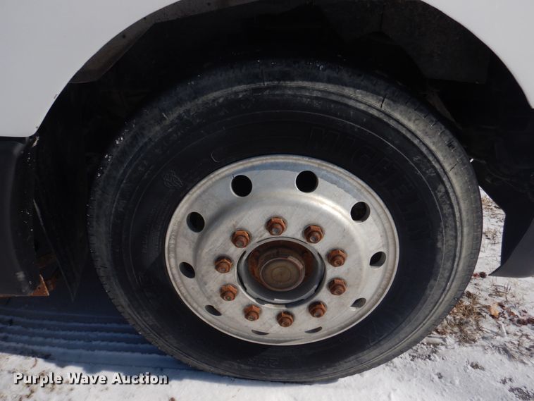 image for item DH8197 1990 Kenworth T600  semi truck