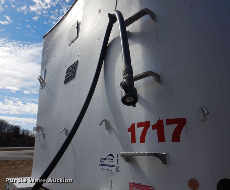 image for item DH8201 1977 East  end dump trailer