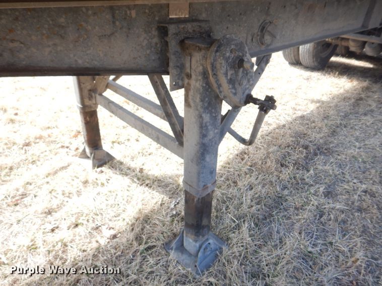 image for item DH8201 1977 East  end dump trailer