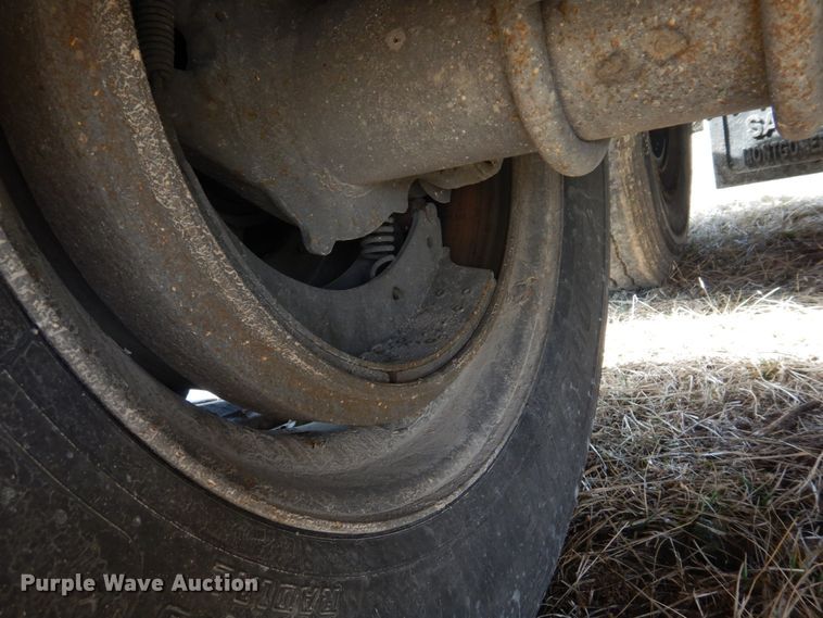 image for item DH8201 1977 East  end dump trailer