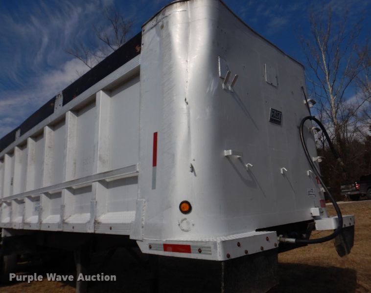 image for item DH8201 1977 East  end dump trailer