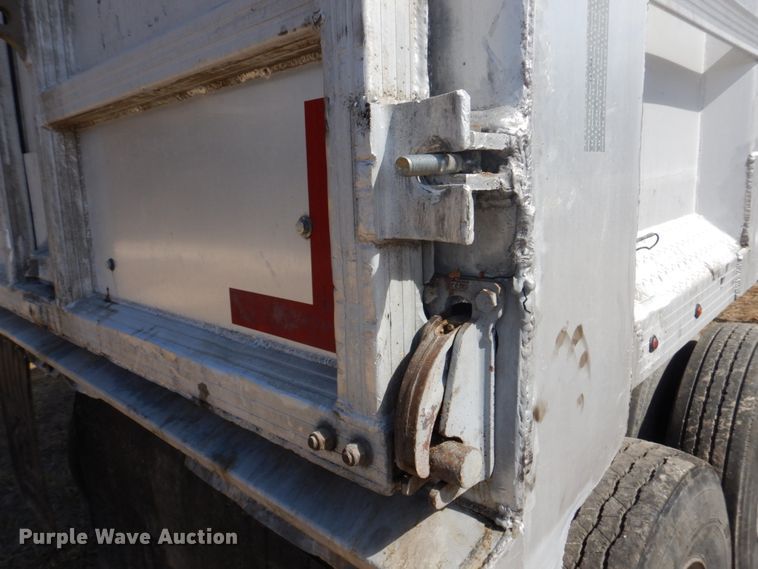 image for item DH8201 1977 East  end dump trailer