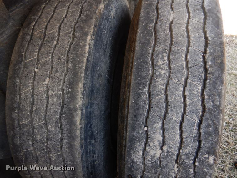 image for item DH8201 1977 East  end dump trailer