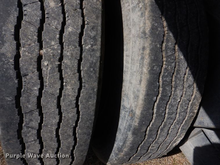 image for item DH8201 1977 East  end dump trailer