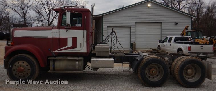 image for item DH8202 1986 International 9370  semi truck