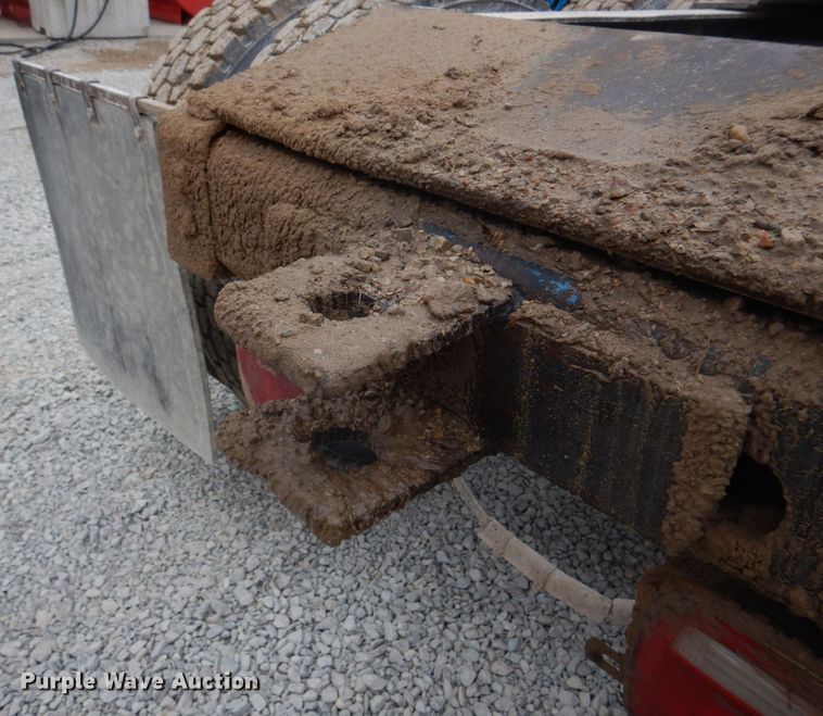 image for item DH8202 1986 International 9370  semi truck