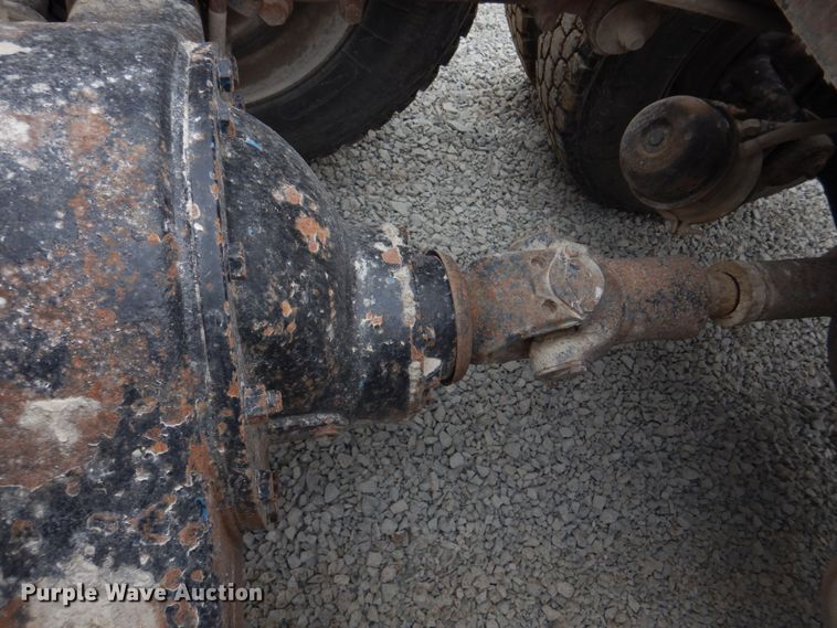 image for item DH8202 1986 International 9370  semi truck