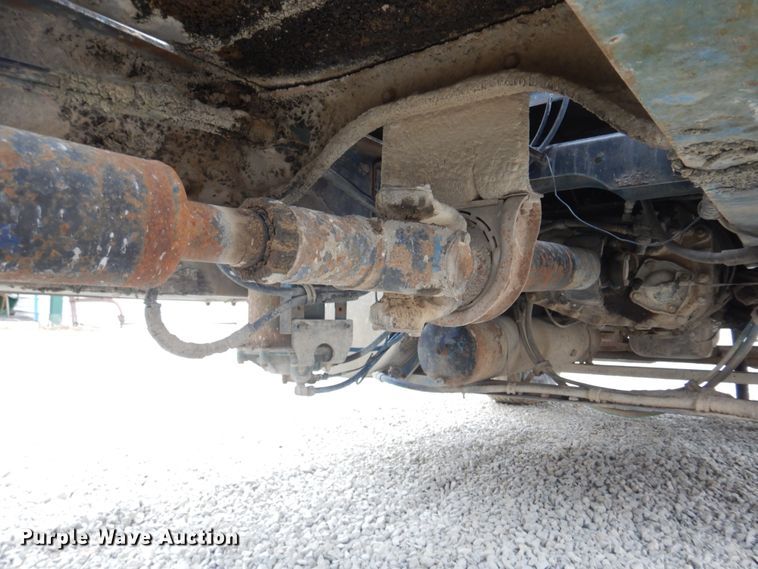 image for item DH8202 1986 International 9370  semi truck