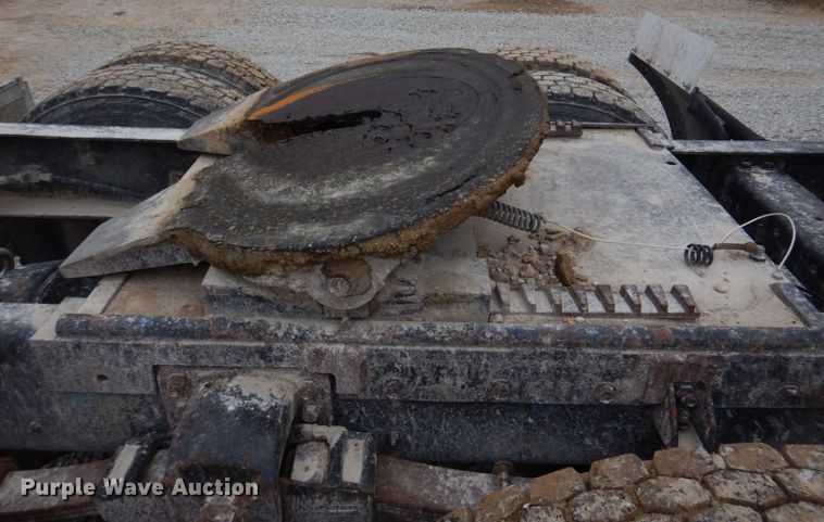 image for item DH8202 1986 International 9370  semi truck